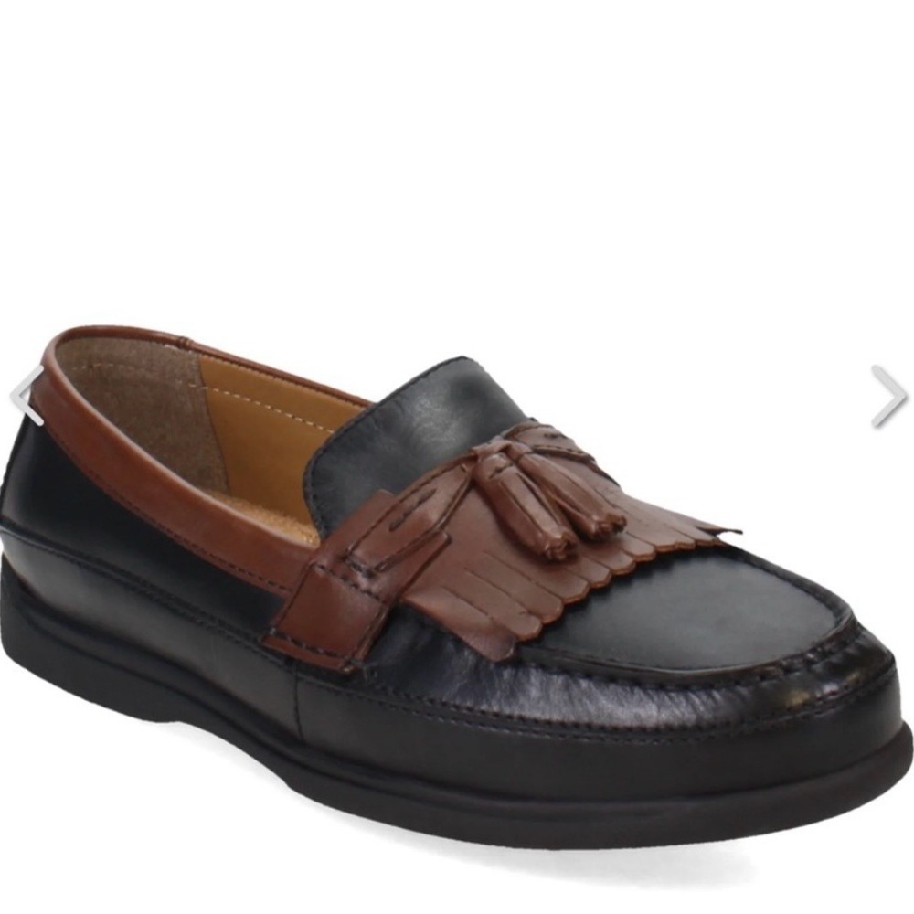 NIB Dockers Brown and Black Loafers with Tassels
NIB (New in Box) - Picture 5 of 5